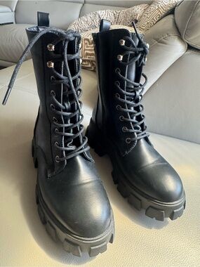 Women’s Black Chunky Platform Combat Boots Lace-Up Size 7